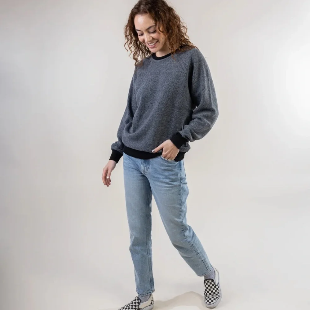 Feat Womens BlanketBlend Crewneck - Picture 4 of 11